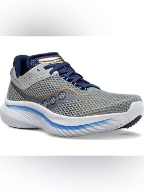 Women’s Saucony Kinvara shoes size 9